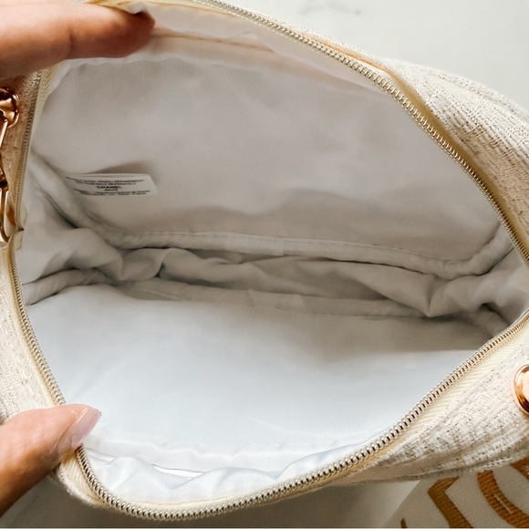 Chanel Beaute GWP Crossbody - Picture 6 of 10